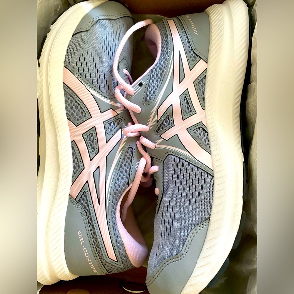 New In Box ASICS Gel-Contend 7 Size 12